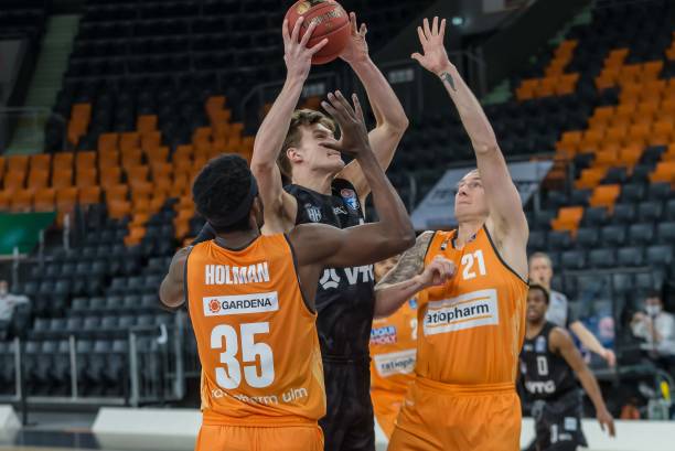 加专注于比 加专注于比