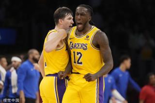 迅速吸引了 迅速吸引了